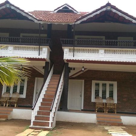 Mango Village Farm House Nelliyampathy Exterior photo